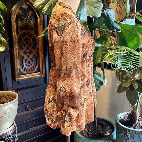 BKE floral chiffon pleated button peasant top - Picture 4 of 13